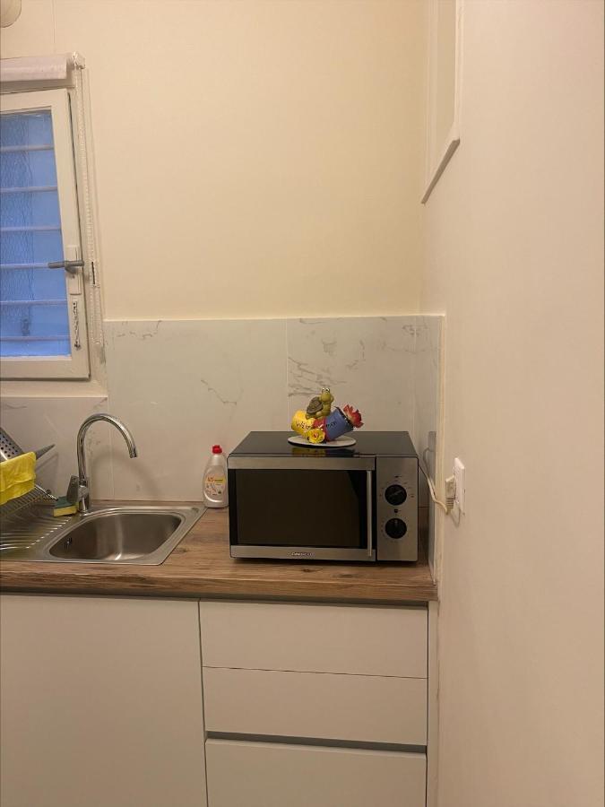 אתונה Stylish City Center Garden Apartment מראה חיצוני תמונה