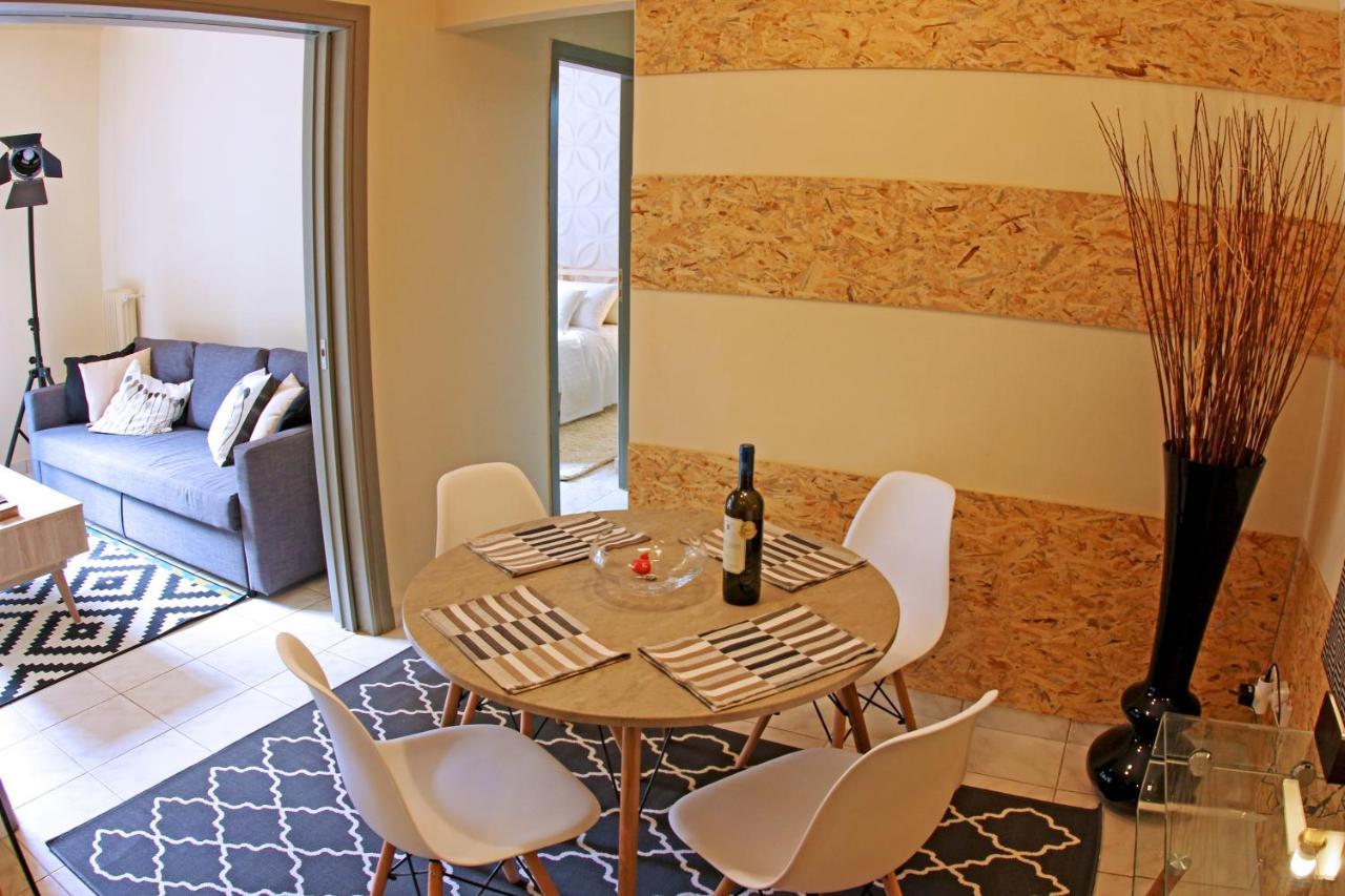 אתונה Stylish City Center Garden Apartment מראה חיצוני תמונה