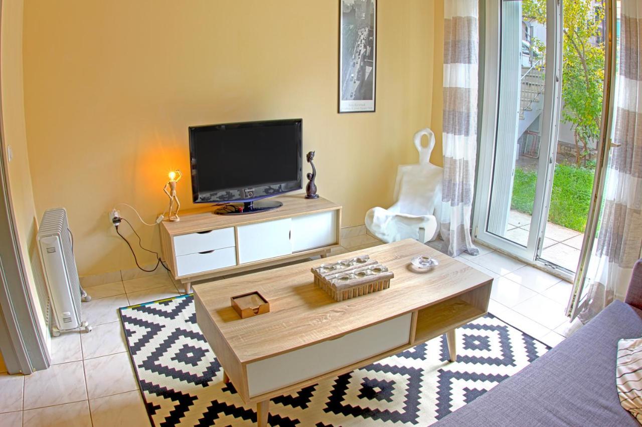 אתונה Stylish City Center Garden Apartment מראה חיצוני תמונה